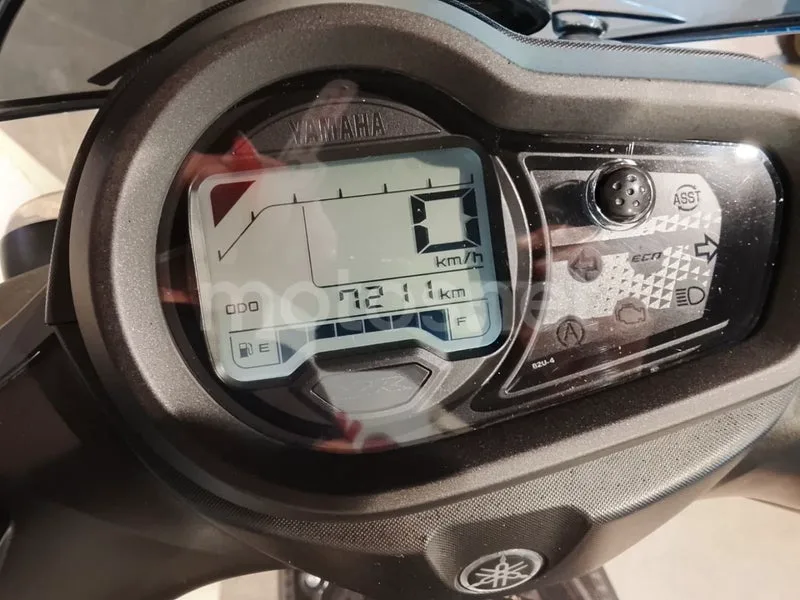 Yamaha RayZR 125 - Vista 3