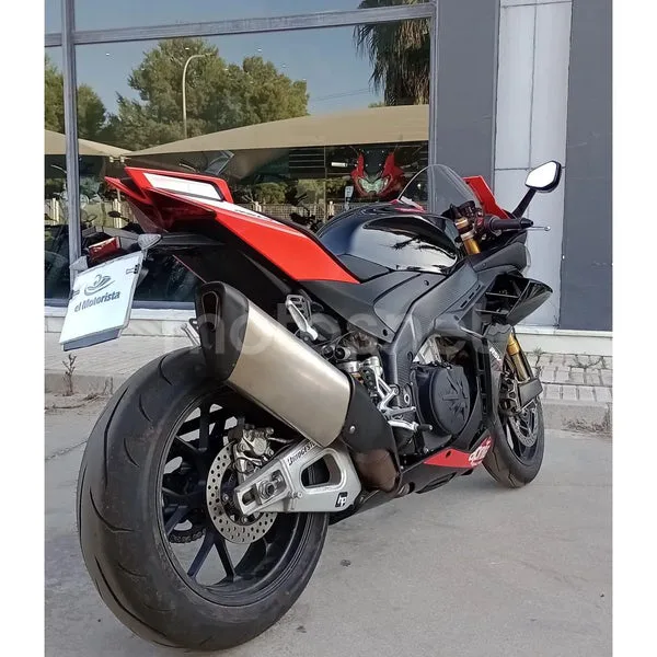 Aprilia RSV4 - Vista 5