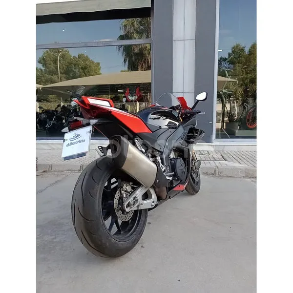 Aprilia RSV4 - Vista 7