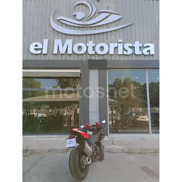 Aprilia RSV4 - Vista 8
