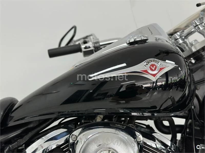 Kawasaki VN900 Classic - Vista 15