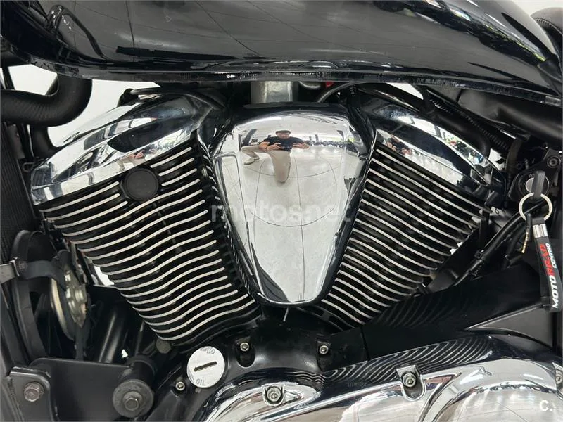 Kawasaki VN900 Classic - Vista 23