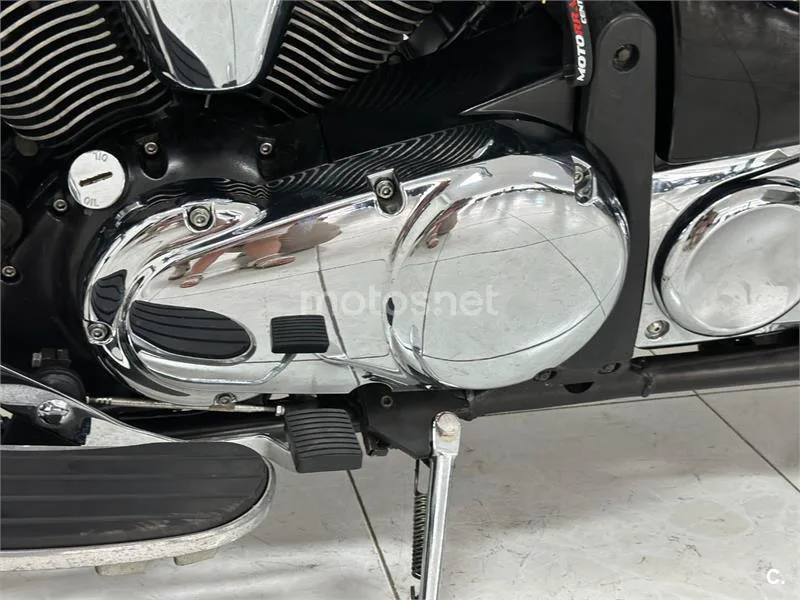 Kawasaki VN900 Classic - Vista 24