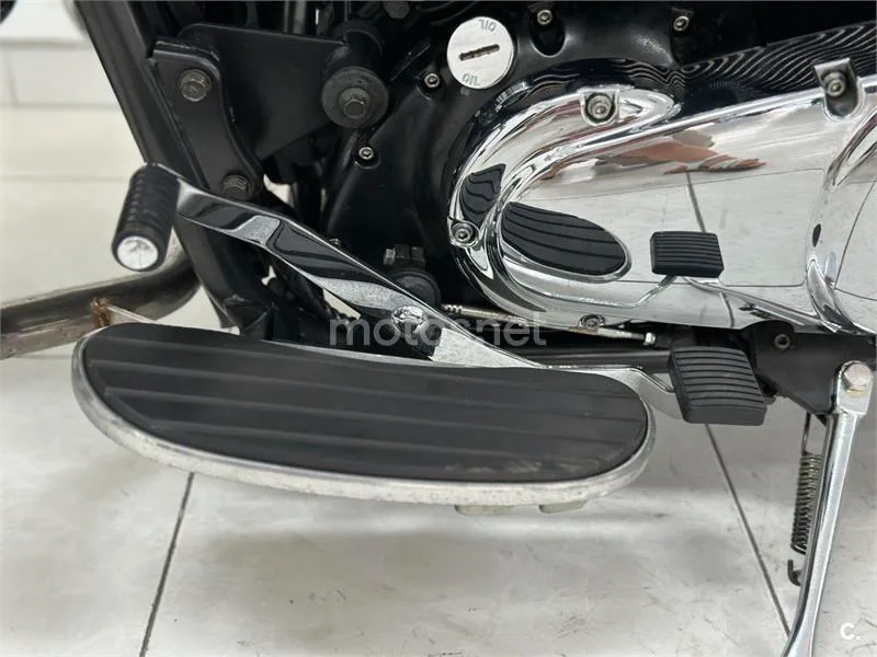 Kawasaki VN900 Classic - Vista 25
