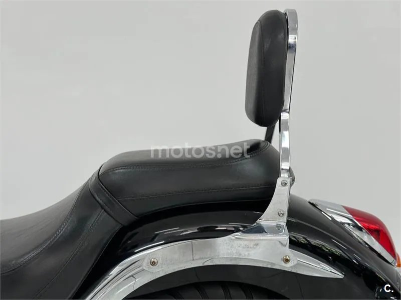 Kawasaki VN900 Classic - Vista 27