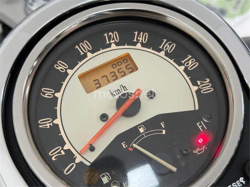 Kawasaki VN900 Classic - Vista 32