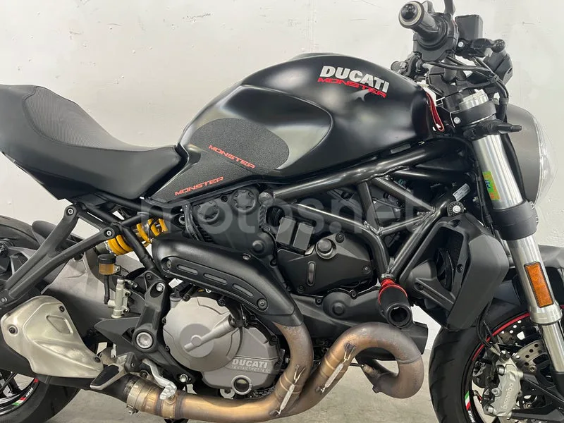 Ducati Monster 821 - Vista 13
