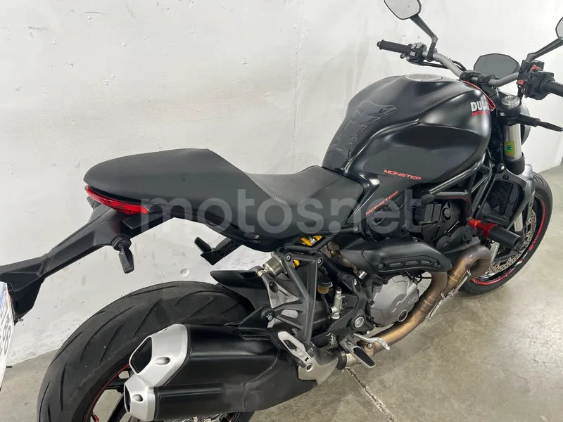 Ducati Monster 821 - Vista 16