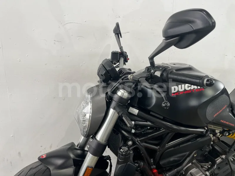 Ducati Monster 821 - Vista 17