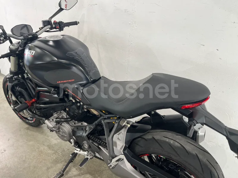 Ducati Monster 821 - Vista 21