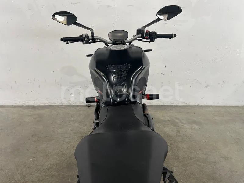 Ducati Monster 821 - Vista 22