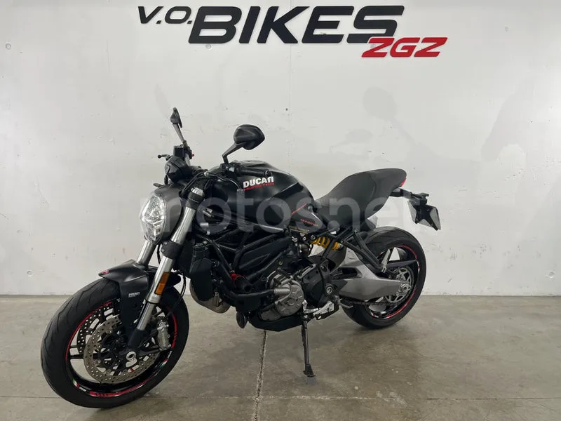 Ducati Monster 821 - Vista 5