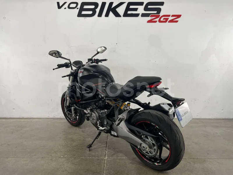 Ducati Monster 821 - Vista 6