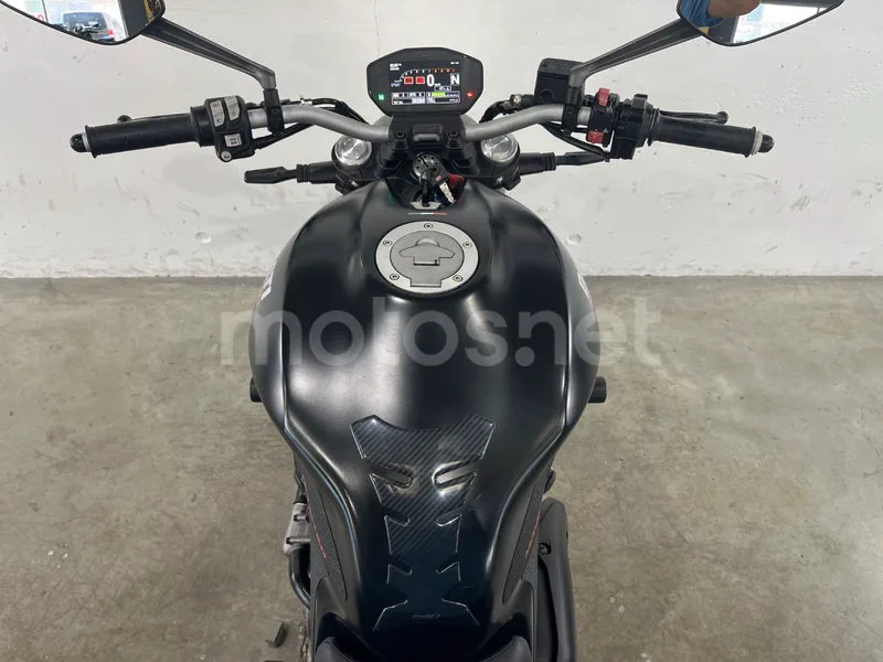 Ducati Monster 821 - Vista 9