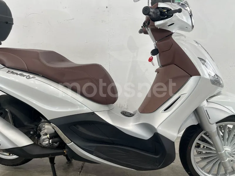 Piaggio Beverly 300 - Vista 13