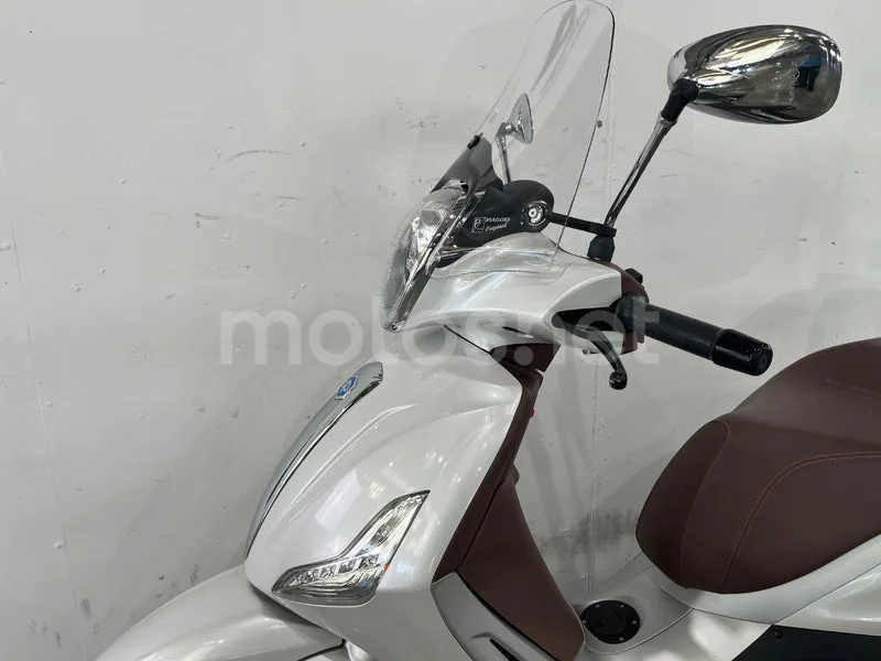 Piaggio Beverly 300 - Vista 17
