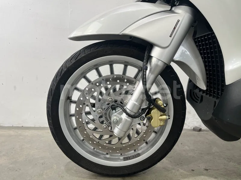 Piaggio Beverly 300 - Vista 18