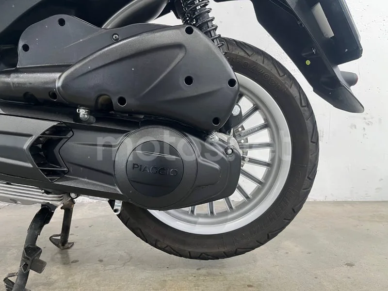 Piaggio Beverly 300 - Vista 20