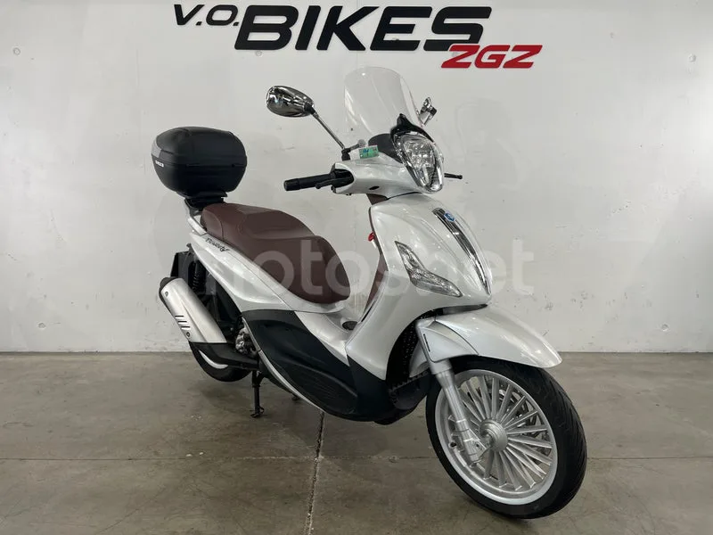 Piaggio Beverly 300 - Vista 3