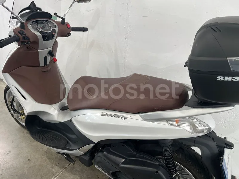 Piaggio Beverly 300 - Vista 22