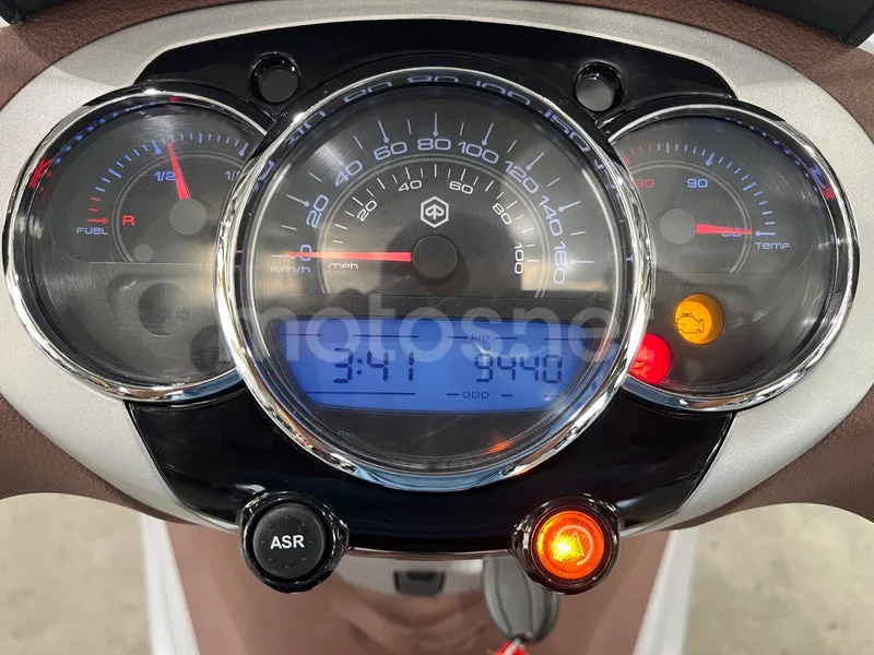 Piaggio Beverly 300 - Vista 10