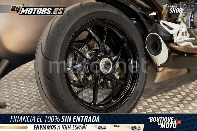 Ducati Streetfighter V2 - Vista 18