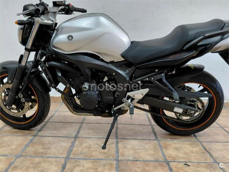 Yamaha FZ6 S2 - Vista 11