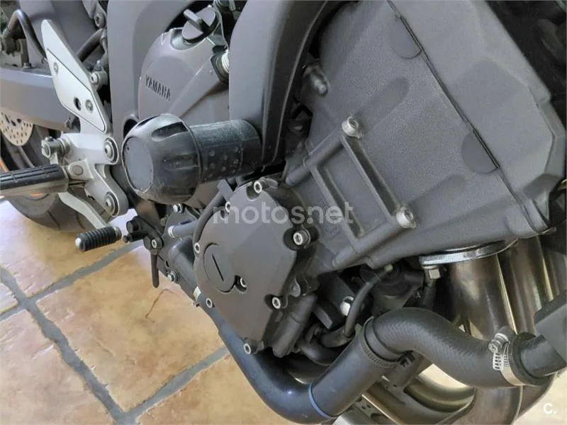 Yamaha FZ6 S2 - Vista 4