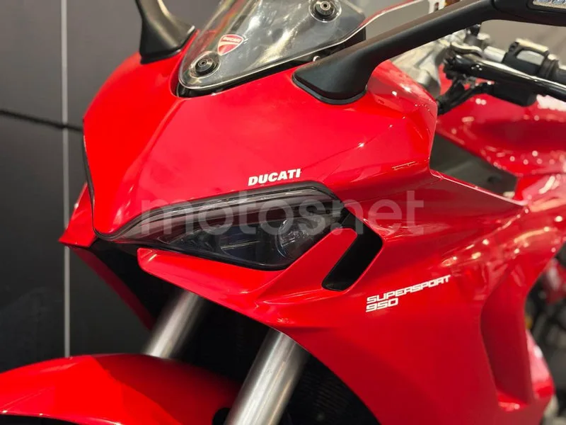 Ducati SuperSport - Vista 4