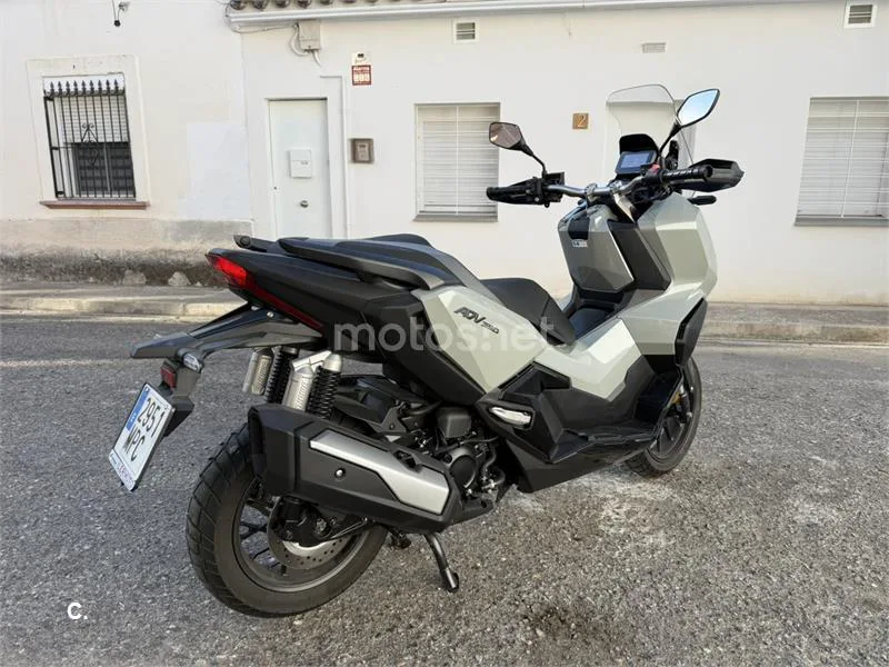 Honda ADV350 - Vista 7