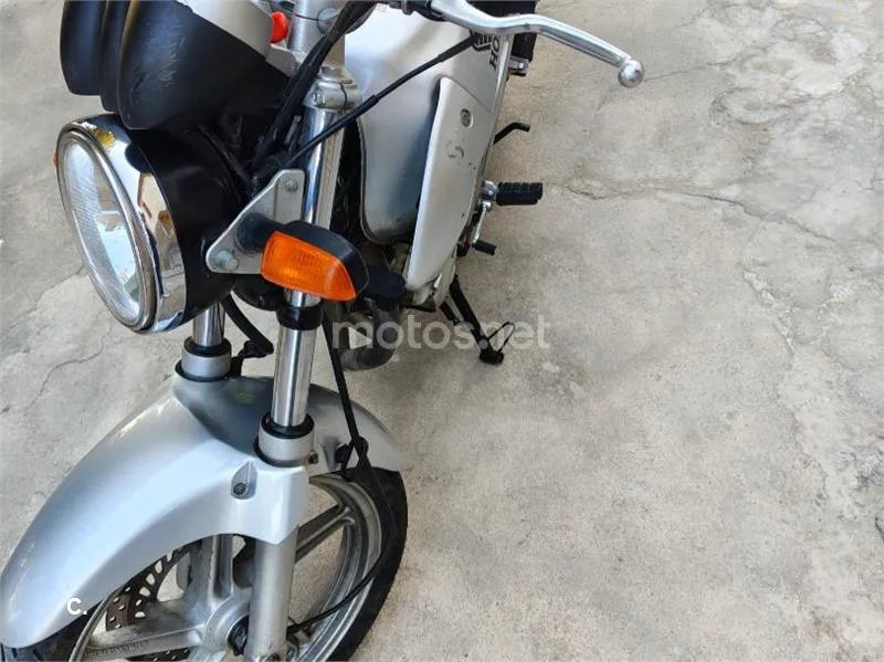 Honda CBF250 - Vista 3