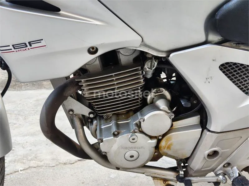 Honda CBF250 - Vista 5