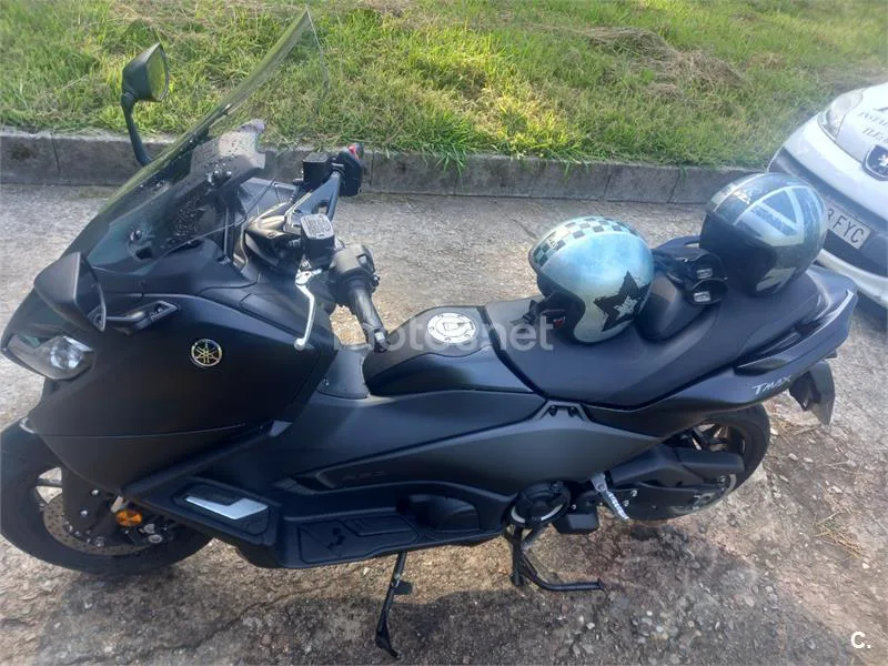 Yamaha TMAX - Vista 3