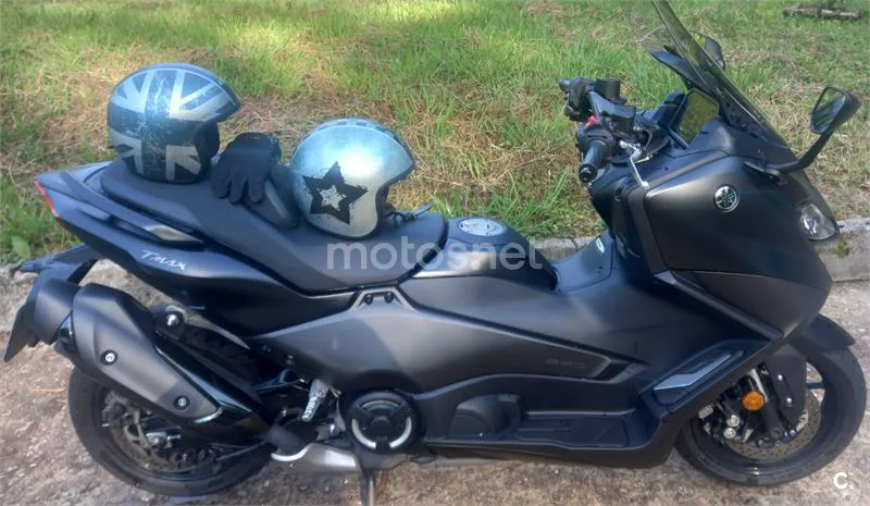 Yamaha TMAX - Vista 7