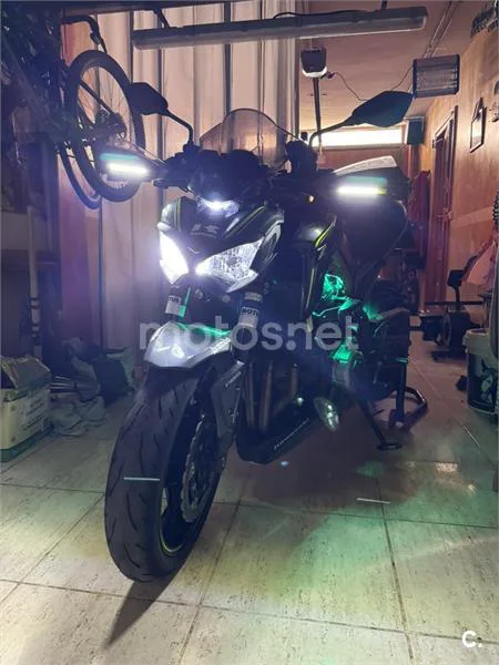 Kawasaki Z900 - Vista 4