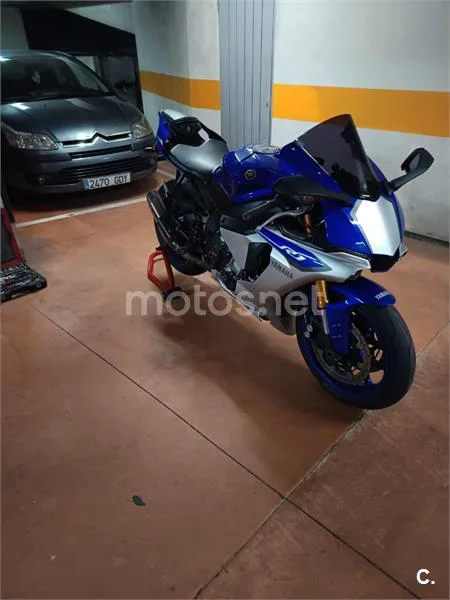 Yamaha YZF-R1 - Vista 4