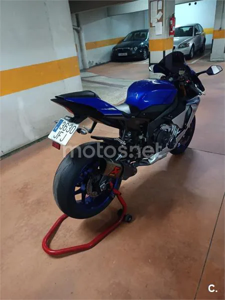 Yamaha YZF-R1 - Vista 6