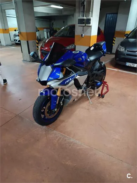 Yamaha YZF-R1 - Vista 7