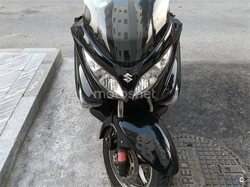 Suzuki Burgman 125 2300 € 2015 Asturias - 1