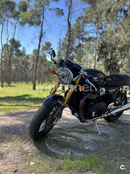 Triumph Thruxton RS - Vista 5