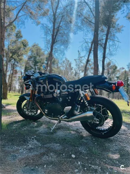 Triumph Thruxton RS - Vista 6