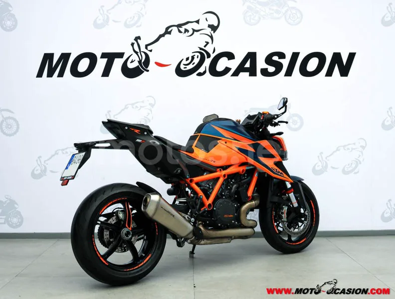 KTM 1290 Super Duke R - Vista 3