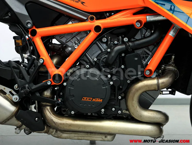 KTM 1290 Super Duke R - Vista 5