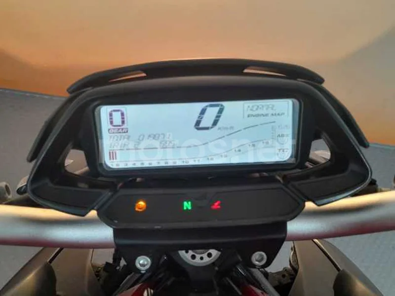 MV Agusta Brutale 800 - Vista 13