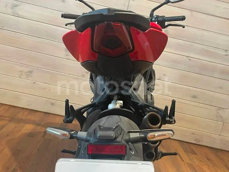 MV Agusta Brutale 800 - Vista 6