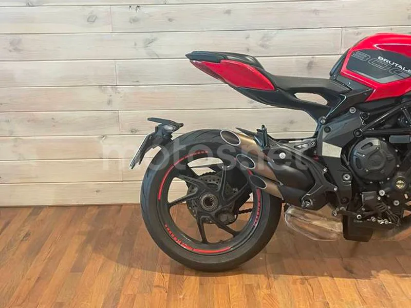 MV Agusta Brutale 800 - Vista 7