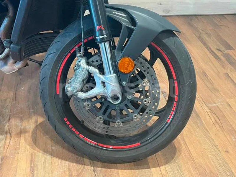 MV Agusta Brutale 800 - Vista 9
