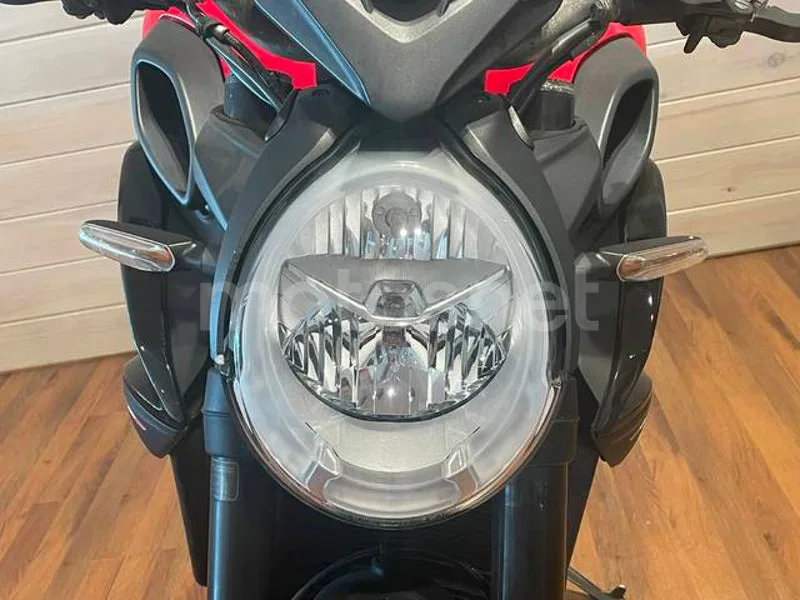 MV Agusta Brutale 800 - Vista 10