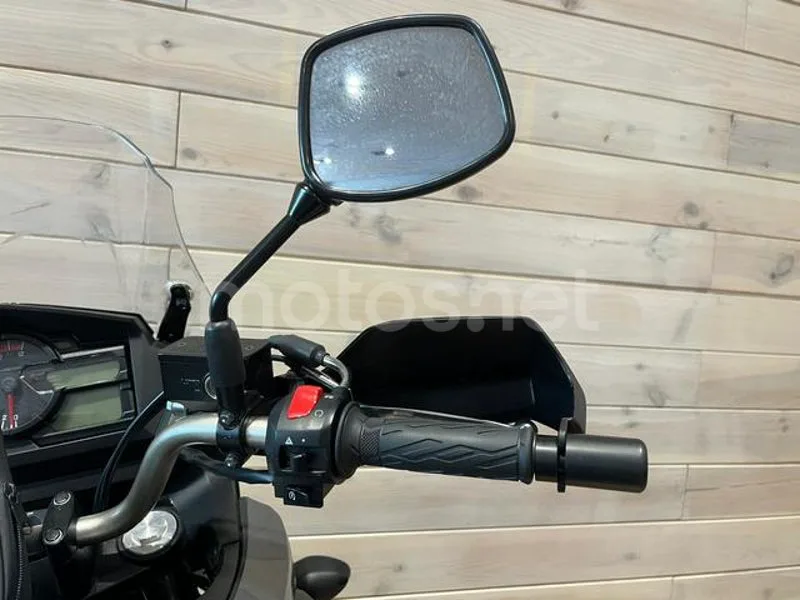 Suzuki V-Strom 650 - Vista 15