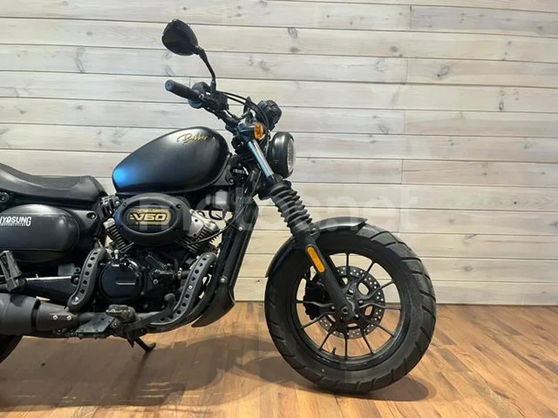 Hyosung Aquila GV 125 - Vista 8